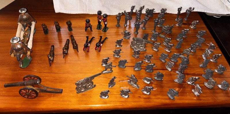 Vintage Lot Of Over 80 Pieces Metal Toy Soldiers