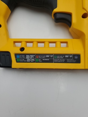 Grapadora múltiple y clavadora Brad DeWALT DWHT75021 5 en 1 - Imagen 6 de 7