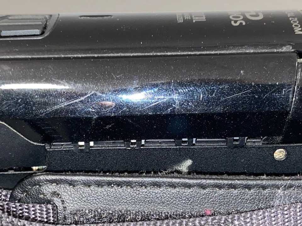 Canon Vixia HF R700 Full HD Camcorder - FOR PARTS ONLY / AS-IS - UNTESTED - Image 4 of 4