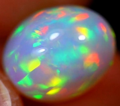 Opal 5,68Cts 100% NATÜRLICH und fair 14x11mm!+ VIDEO!! (KEINE INDIAN FAKE!)