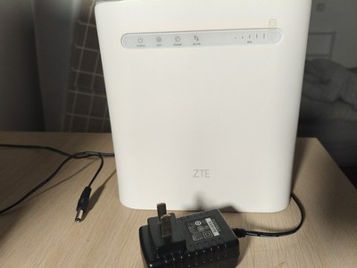 ZTE mf286r 4G LTE Router 300Mbps Cat6