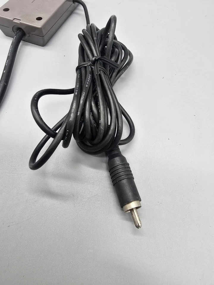 Nintendo NES RF AV Cable Adapter Switch (NES-003)  B6834 - Image 4 of 4
