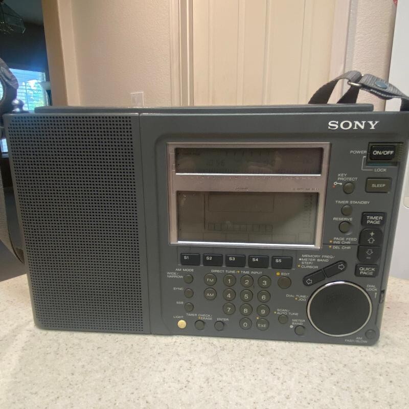 Vintage Sony ICF-SW77 World Band Receiver Radio Good