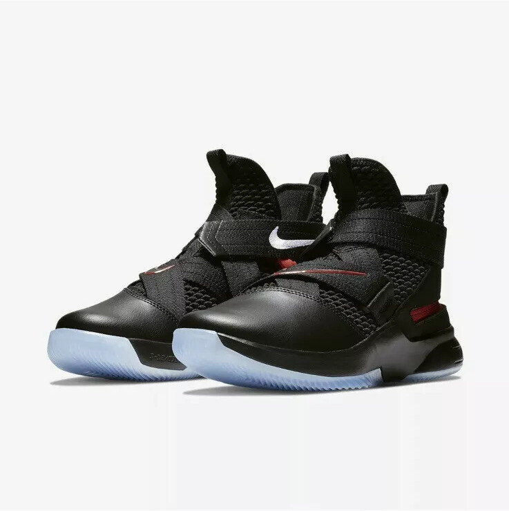 lebron soldier 12 wide feet