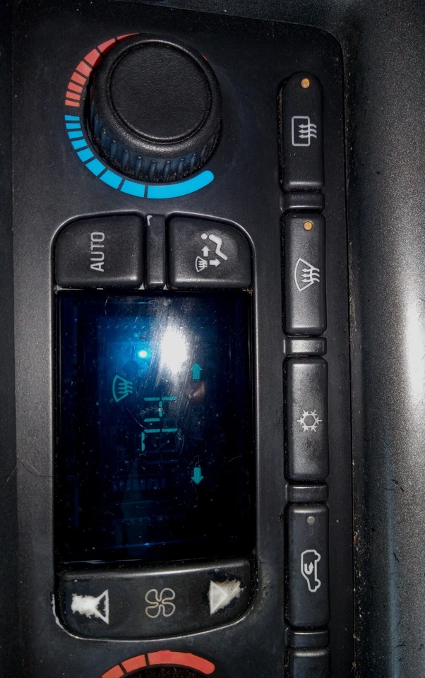 GMC Yukon XL 1500 2005-2006 AC/CALOR DIGITAL conjunto de control de temperatura y clima Foto 2 de 4