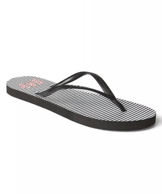 gap black flip flops