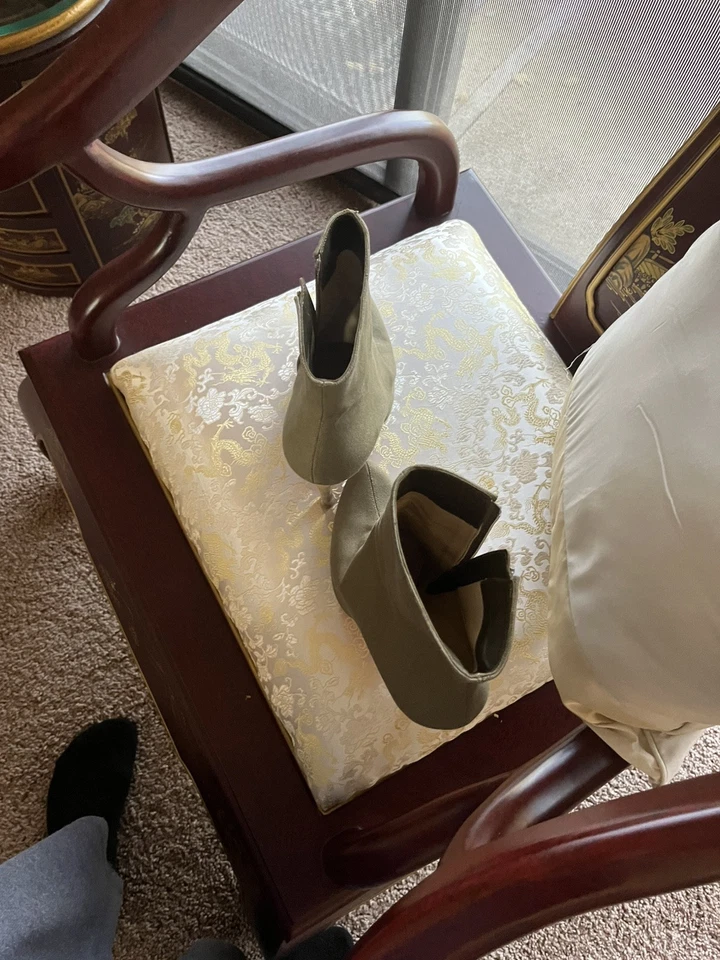 Christian Louboutin - Hermosos Botines Verdes, Cremallera Lateral Talla 39 Tela Foto 3 de 4