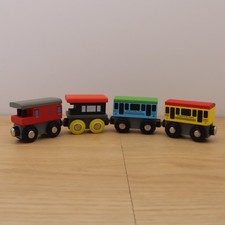 Wooden Train Track Passenger Train with 3 Carriages 4 Piece Set New