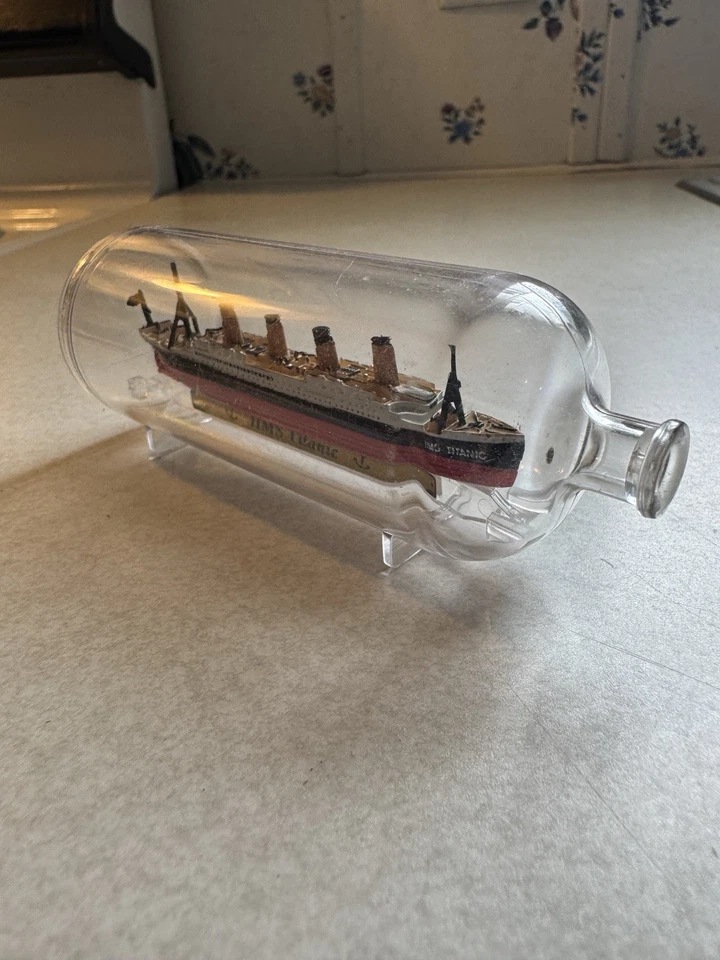 Micro Machines Galoob 1991 Ship In A Bottle HMS Titanic Ocean Liner - Image 3 of 4