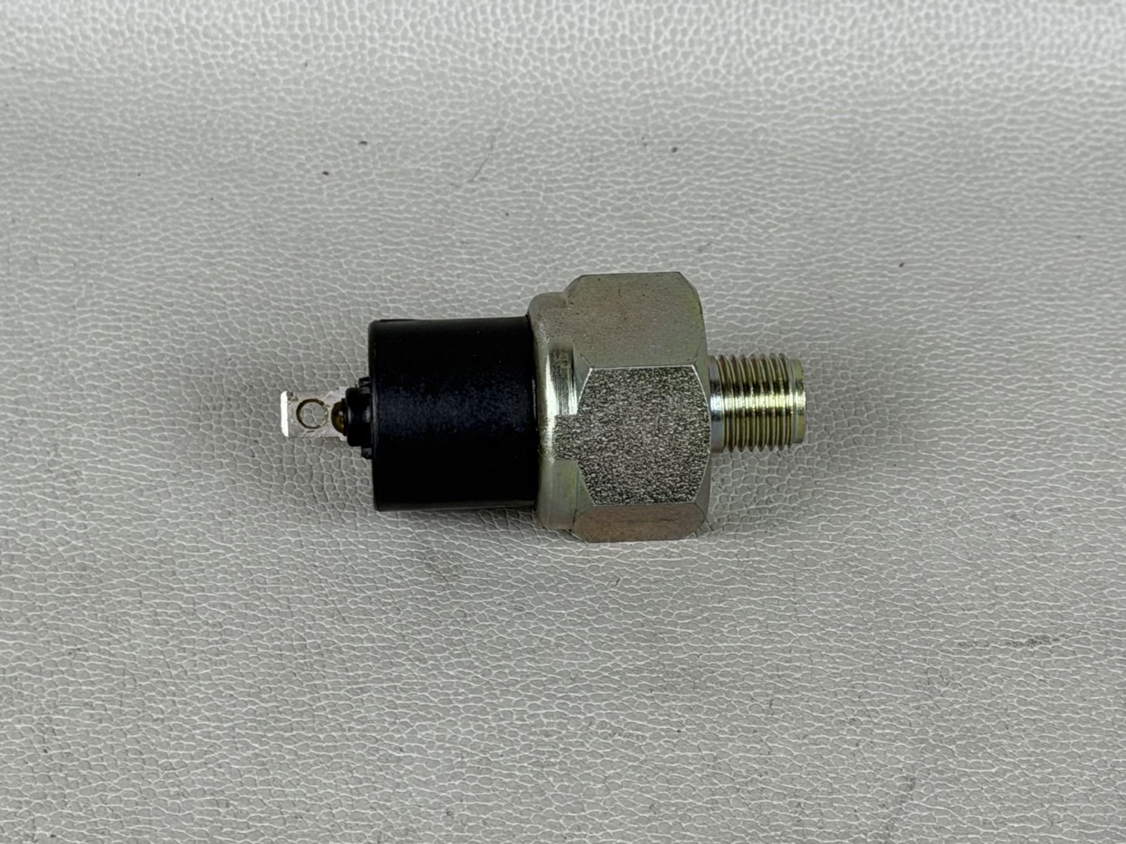 NEW! 1966-1976 Bentley & Rolls Royce Transmitter Oil Pressure Switch OEM
