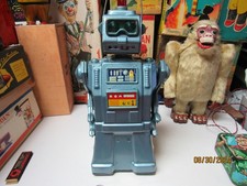 Directional Robot Battery Operated Tin Working Japan 50's-60s.