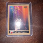 MICHAEL JORDAN 1990-91 Skybox Basketball Card