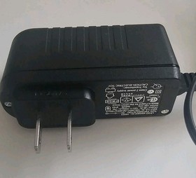 LEGO Power Functions Rechargeable Battery Box (8878) PLUS Charging Cable (45517)