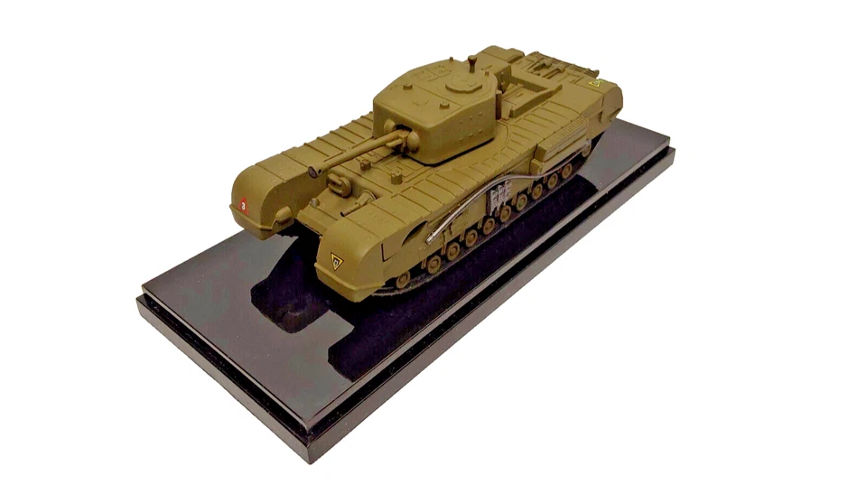 1:72 Matchbox Great Tanks of World DYM37584 Churchill Mk VII + Display Case - Image 2 of 4