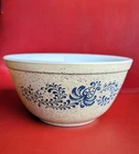 Vintage Pyrex Homestead 1.5 QUART #402 Nesting MIXING Bowl Tan Beige Blue Flower