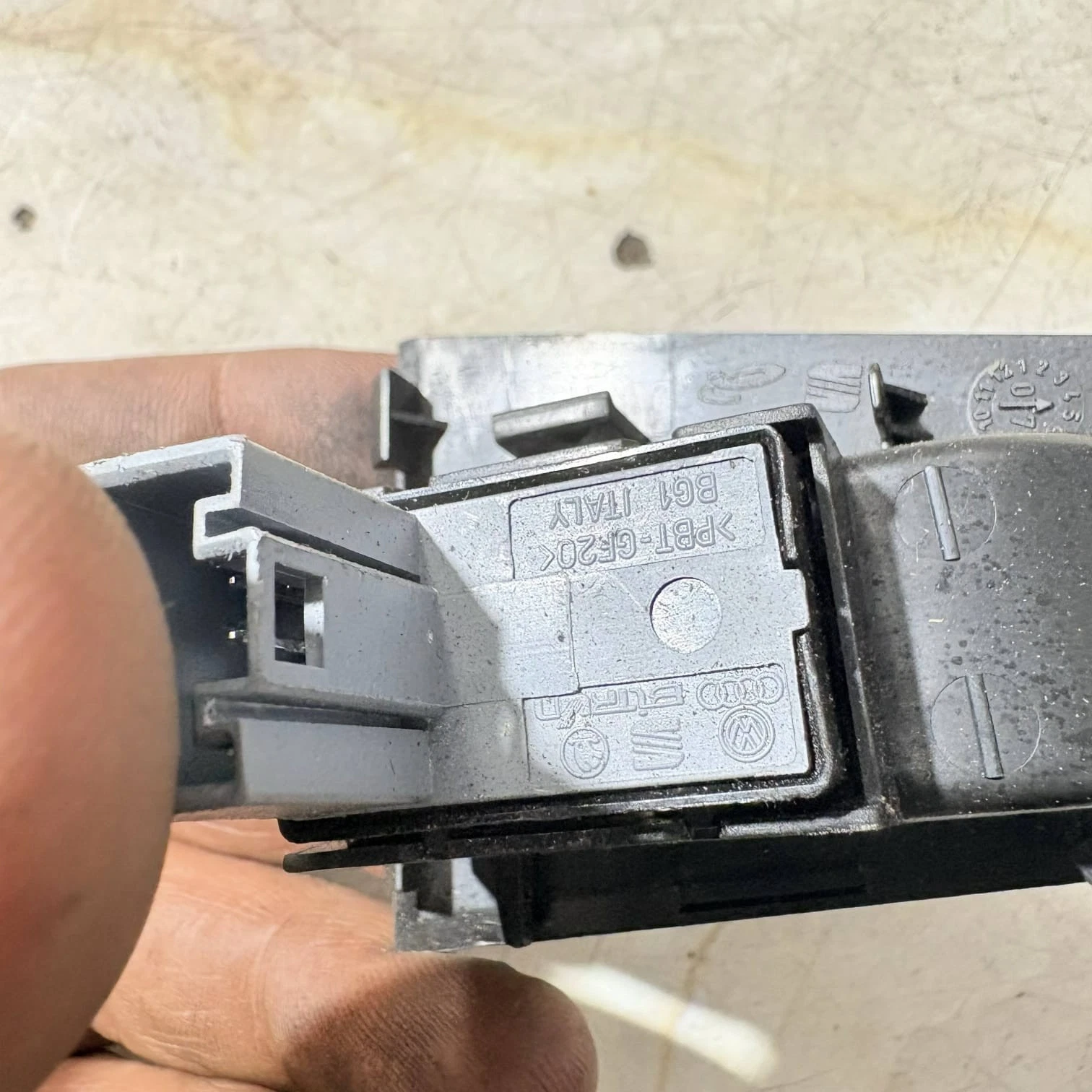 SEAT Leon 1P rear right window switch trim actual rear view and connector