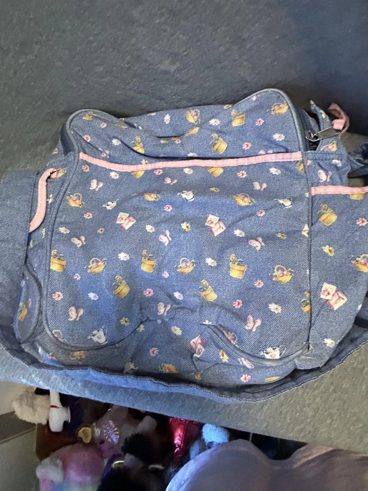 Bolso de Pañales Denim Blossom Bear Bolso de Bebé Azul Acolchado Floral Estampado de Oso Bolsillos Foto 2 de 4