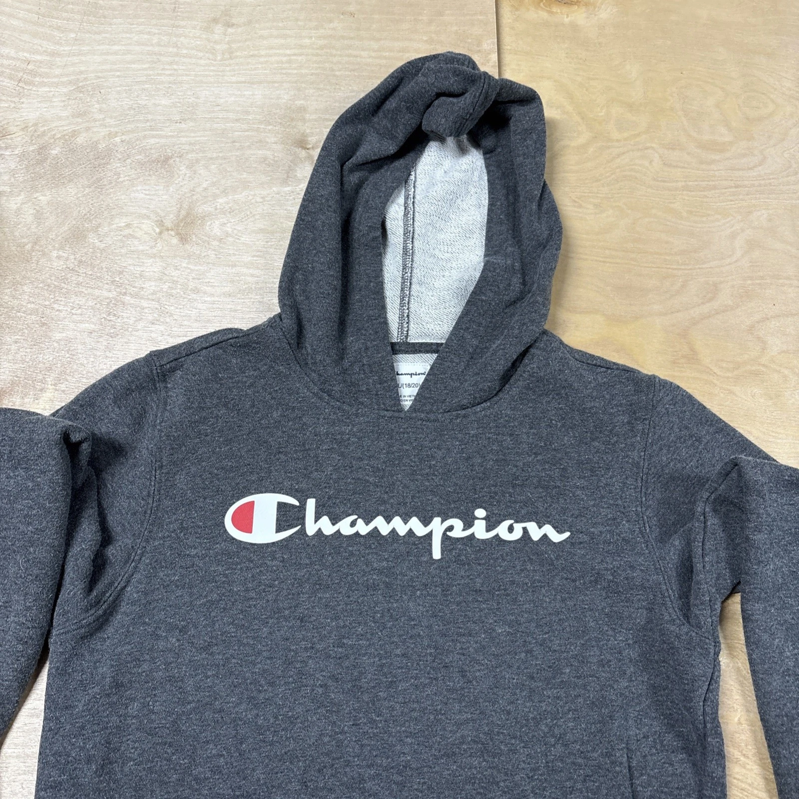 VETEMENTS FELPA CON CAPPUCCIO CHAMPION ATHLETIC WEAR grigio antracite unisex TAGLIA XL USATA IN OTTIME CONDIZIONI giovani