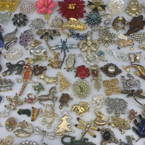 Huge Lot 100 Vintage BROOCH Pins AS IS Broken Craft Rhinestone Costume Jewelry B