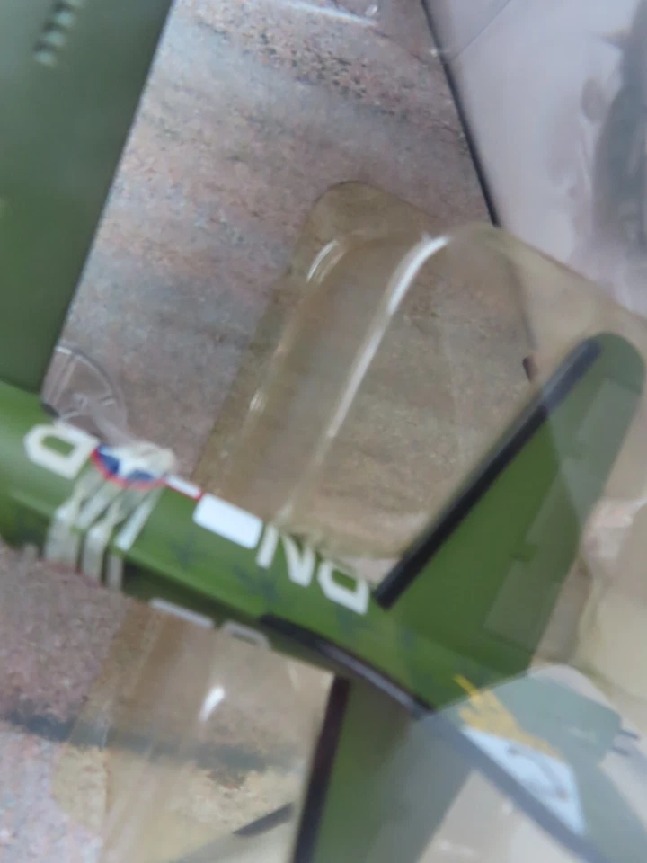 Corgi WWII Legends AA31105 Boeing B-17F Knock Out Dropper 359th BS/303 RD BG - Image 2 of 4