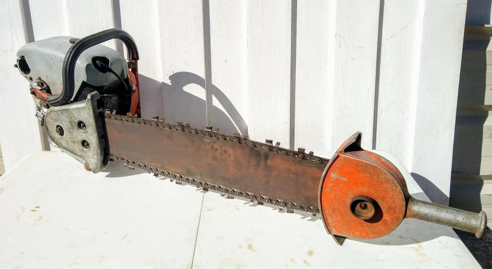 MOTOSIERRA DISSTON MERCURY 2 HOMBRES MODELO DO-100 DE COLECCIÓN SE VE LIMPIA PARA LA EDAD Foto 4 de 4