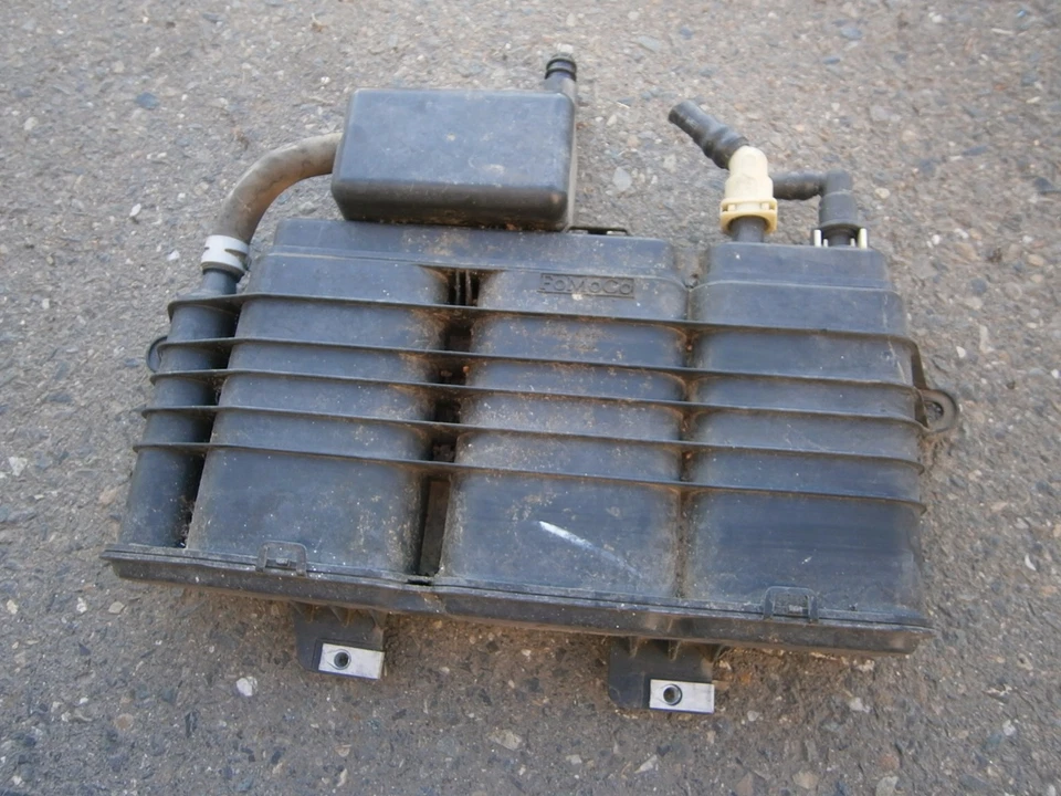 Tanque de vapor de bote dp607159 Lincoln MKZ Zephyr 2006 2007 2008 2009  Foto 3 de 3