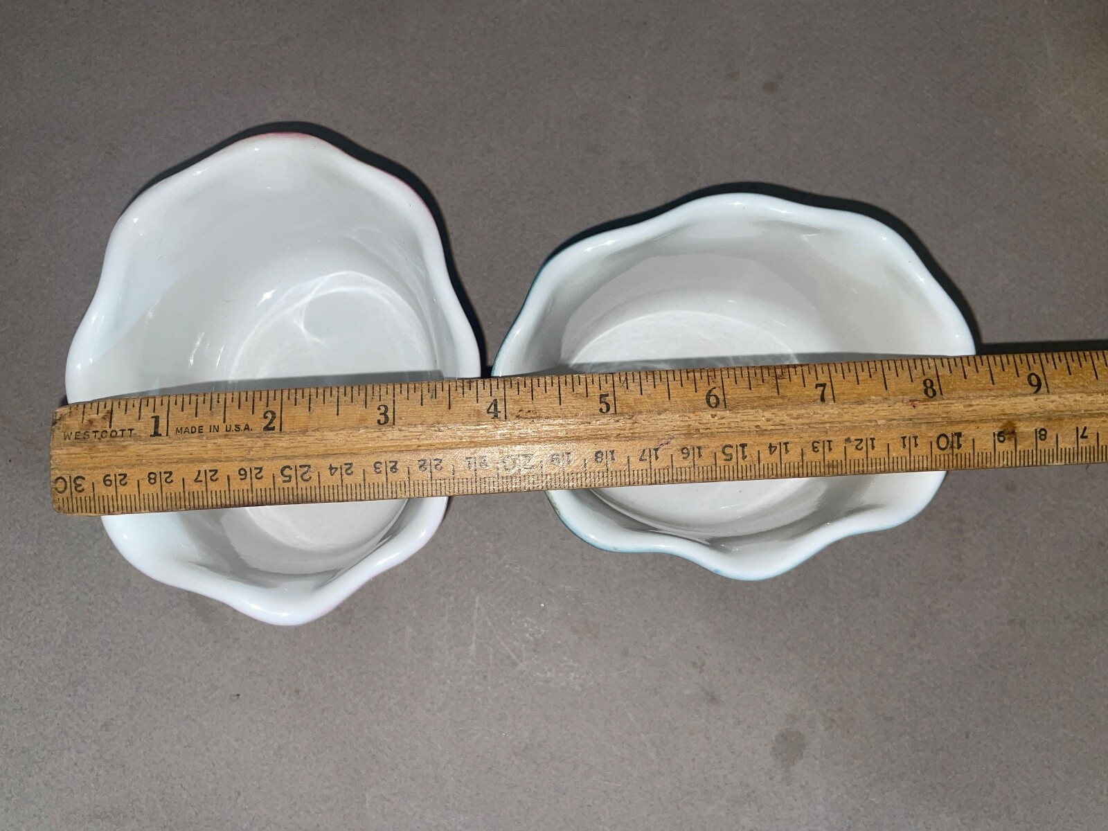 LOT OF 4 MULTICOLOR GRESTEL PORTUGAL STONEWARE RUFFLED EDGE RAMEKIN DESSERT BOWL