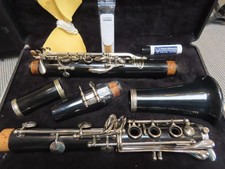 VITO RES O TONE STUDENT CLARINET-CLEANED  SERVICED BY DEALER. -READY TO PLAY
