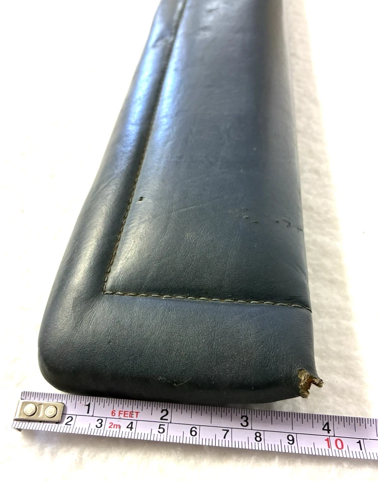 REPOSABRAZOS ORIGINAL 79 LINCOLN CONTINENTAL MARK V SERIE COLECCIONISTA, LADO DEL CONDUCTOR, AZUL Foto 2 de 4