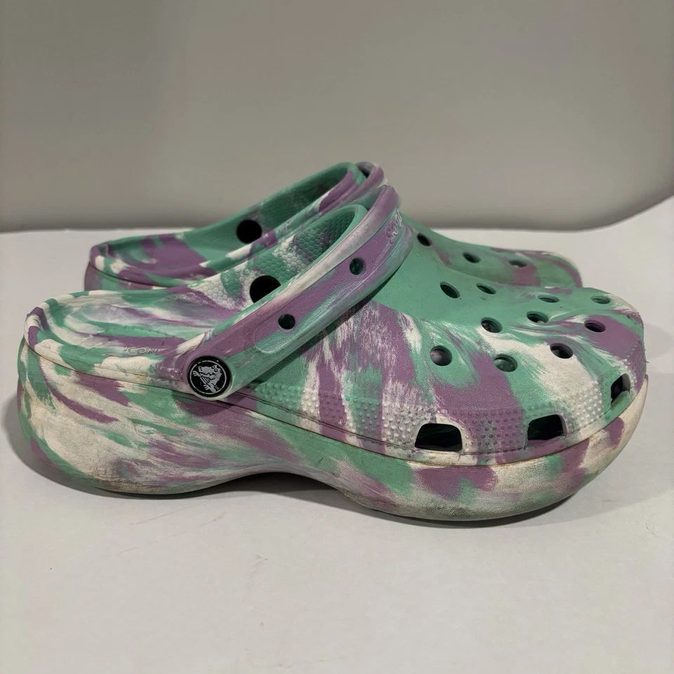 Zueco Crocs para mujer 10 jaspeado verde azulado púrpura zapato sin cordones plataforma de playa Foto 2 de 4