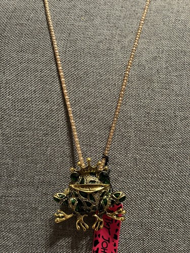 Betsey Johnson Frog Prince Necklace/pin - Picture 3 of 3