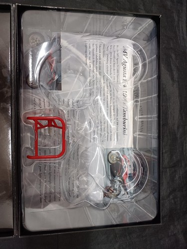 MINICHAMPS MV AGUSTA F4 1000 TAMBURI 2005 Red Black 1/12 Motorcycle - Picture 2 of 16