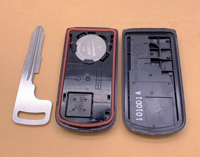 OEM 2015 2016 2017 MITSUBISHI OUTLANDER LLAVE INTELIGENTE MANDO A DISTANCIA DE PROXIMIDAD 8637A817 Foto 2 de 4