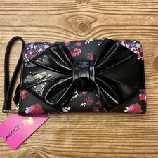 Betsey Johnson Wristlet Wallet Zip Faux Leather Black Floral Bow 8.5”x 5.5” NWI