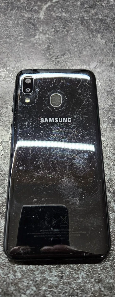 Samsung Galaxy A20e · 32GB, Foto 2 von 5