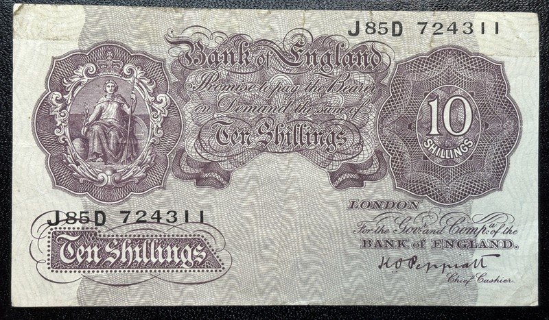 WWII Great Britain 10 Shillings Banknote 1940s Peppiatt J85D Pick 366 Vintage UK