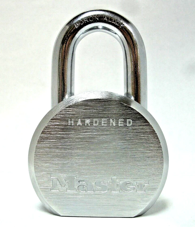 Candado Master Lock 6230KA - Grillete de 1/2" 2-9/16" Ancho del cuerpo - 2 llaves - NUEVO - TRABAJO PESADO Foto 2 de 4