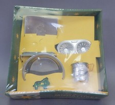 Vintage Mirro Miniatures Like Mothers Aluminum Toy Kitchen Bake Set NOS in Box