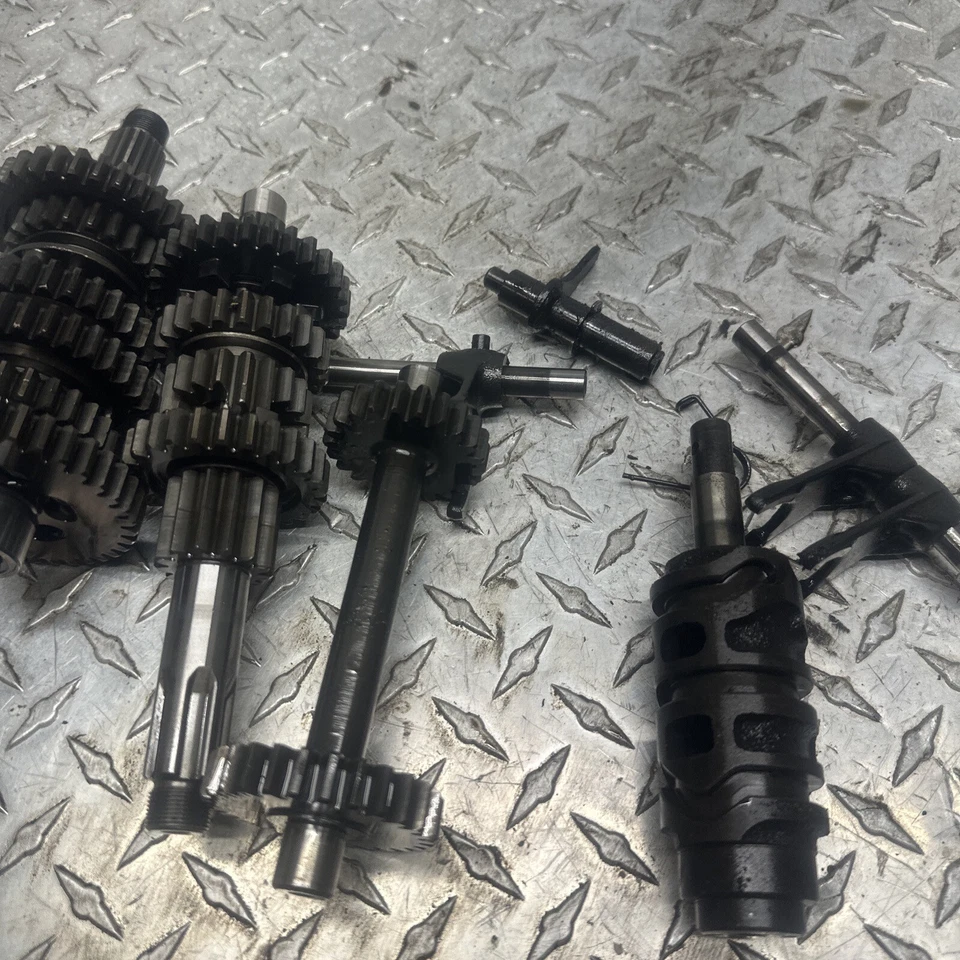 Kawasaki Bayou 220 1992 transmisión OEM transmisión transmisión cambio tambor horquillas engranajes eje B306 Foto 3 de 4