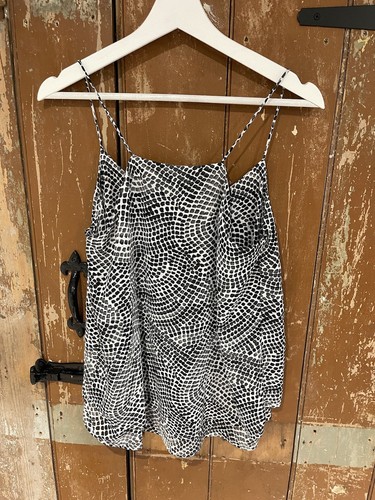 H&M Conscious Sleeveless Blouse Cami Top Women's Size 38 Black Mix V-Neck - Picture 10 of 10