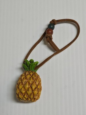 Disney Trader Sam s Scavenger Hunt   Pineapple   Juju Charm RARE Adventureland