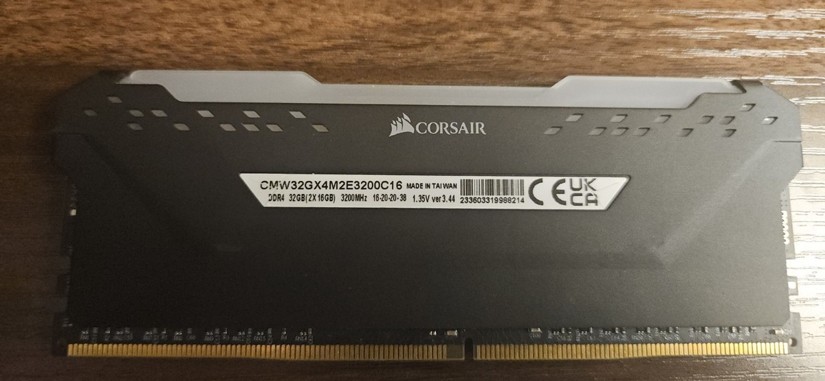 Corsair Vengeance RGB Pro 32GB (2 x 16GB) DDR4 DRAM 3200MHz C16