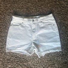 Womens Universal Thread White Jean Shorts Siz...