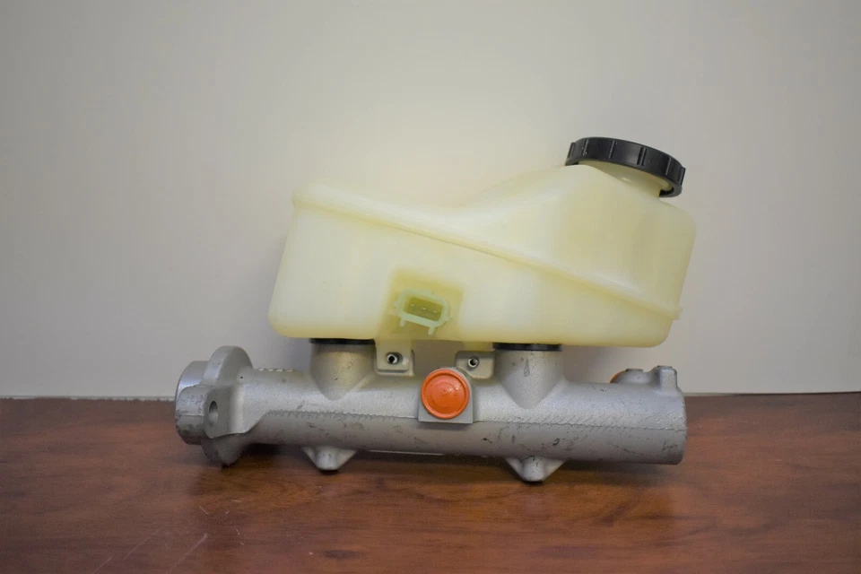 Freno cilindro maestro pieza genuina Ford 4F1Z-2140-BA (parte de motocicleta # BRMC-22) Foto 2 de 4