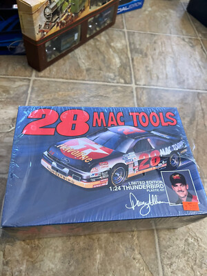 28 mac tools 1:24  thunderbird plastic kit