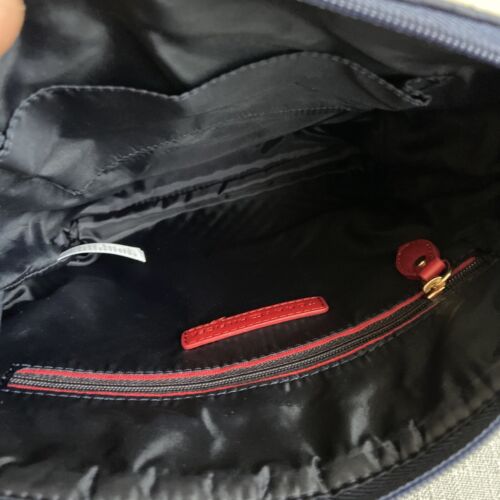 NWT Tommy Hilfiger Quilted Dark Blue Lightweight crossbody Bag W/ Front Pocket - Picture 8 of 11