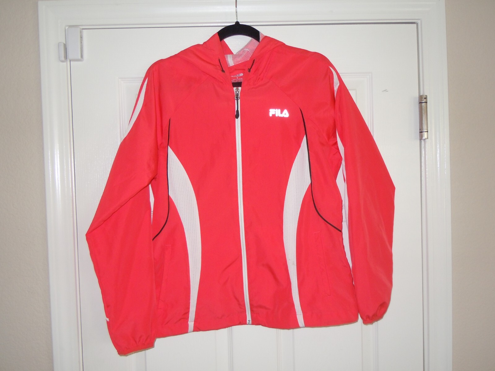 FILA Women's JACKET Windbreaker size Medium hooded rain