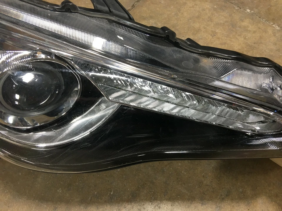 Conjunto de faros delanteros derechos Scion FRS Subaru BRZ 2013 *defecto* OEM 3579 Foto 3 de 4