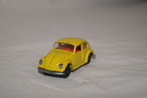 Siku VW 1300 Beetle Yellow V11 - Picture 3 of 6