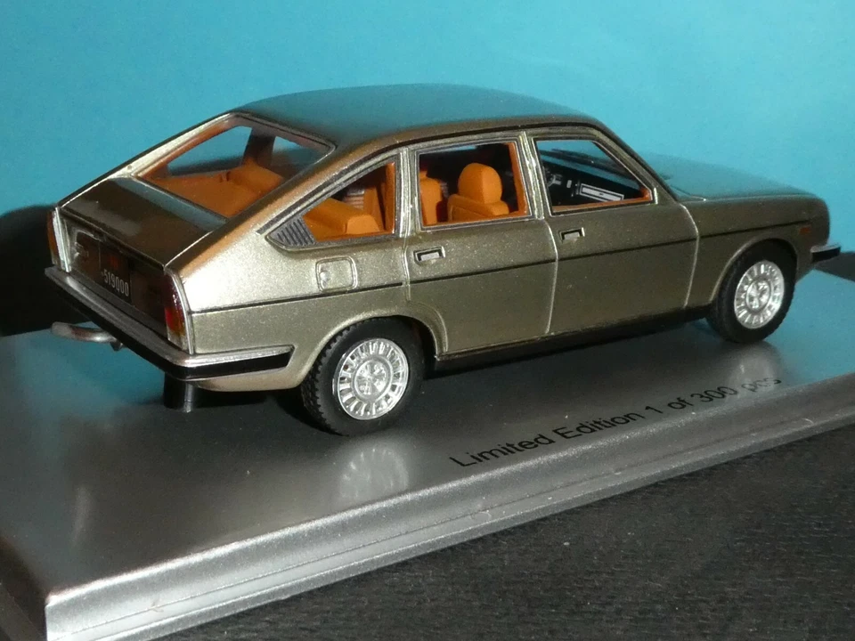 Lancia Beta 1600 S 2 en Oro con Interior Bronceado Excelente Kess Modelo a Escala 1:43  Foto 3 de 4